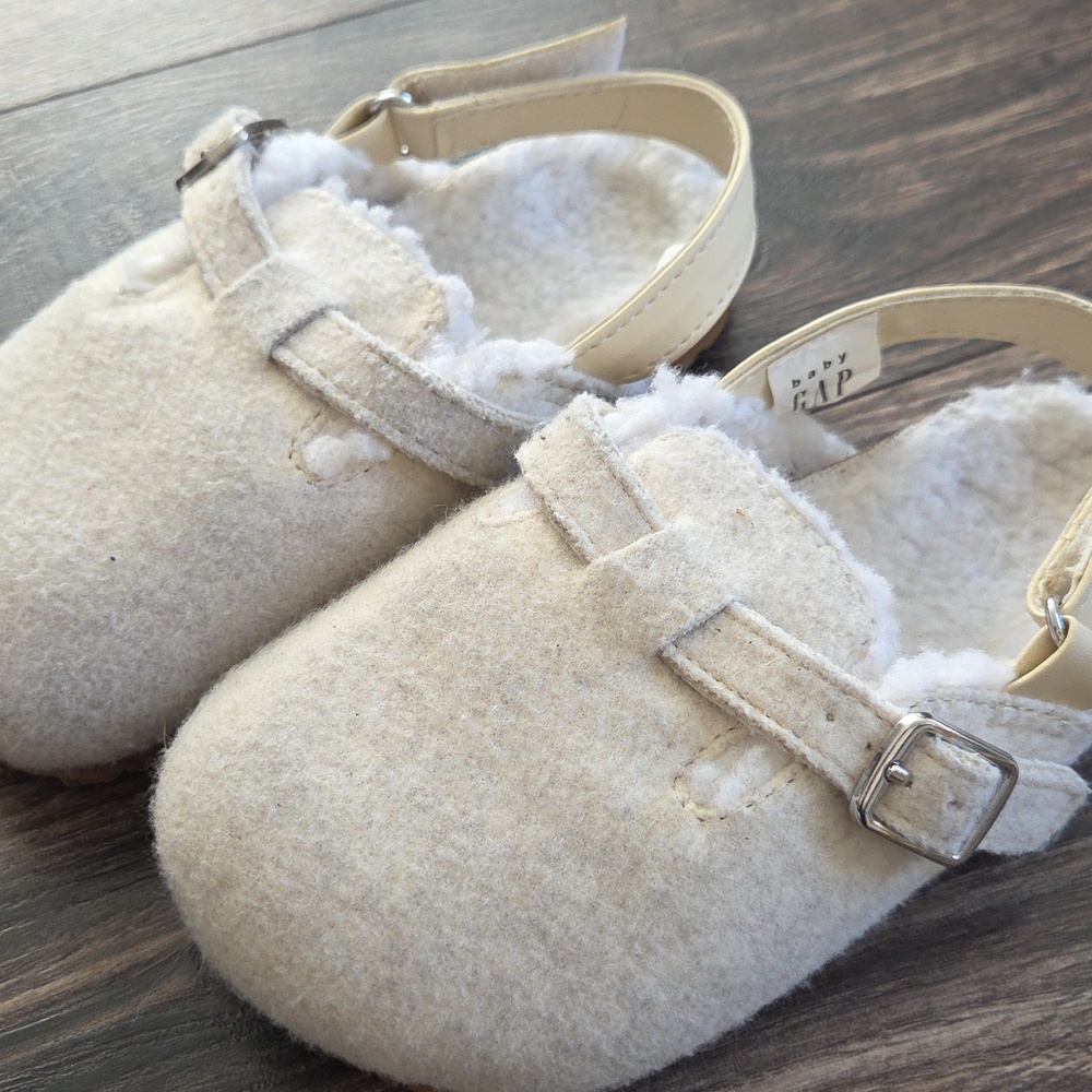 Clogs - Picture 2 of 4